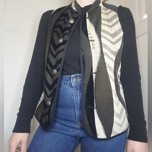 *SOLD*Bohemian Tapestry Vest Reversible Button Front EarthTones Abstract. - Picture 10 of 15